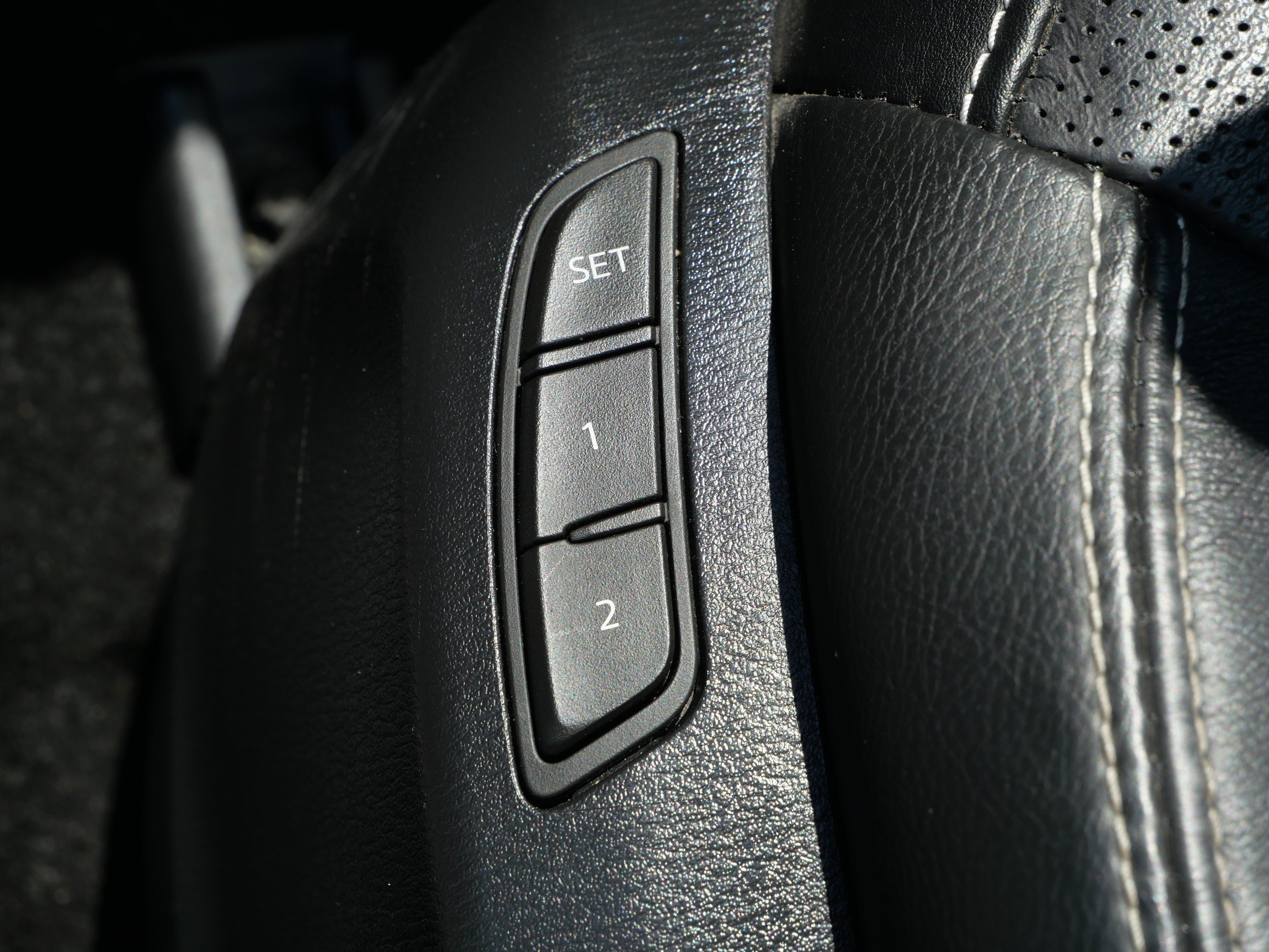 Used 2022 Jet Black Mica Mazda Grand Touring image 17