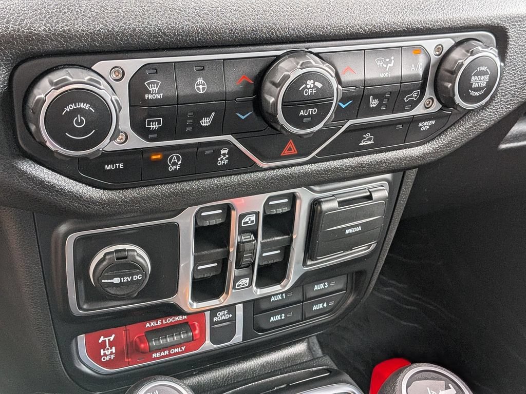 Used 2024 White Jeep Sport image 27
