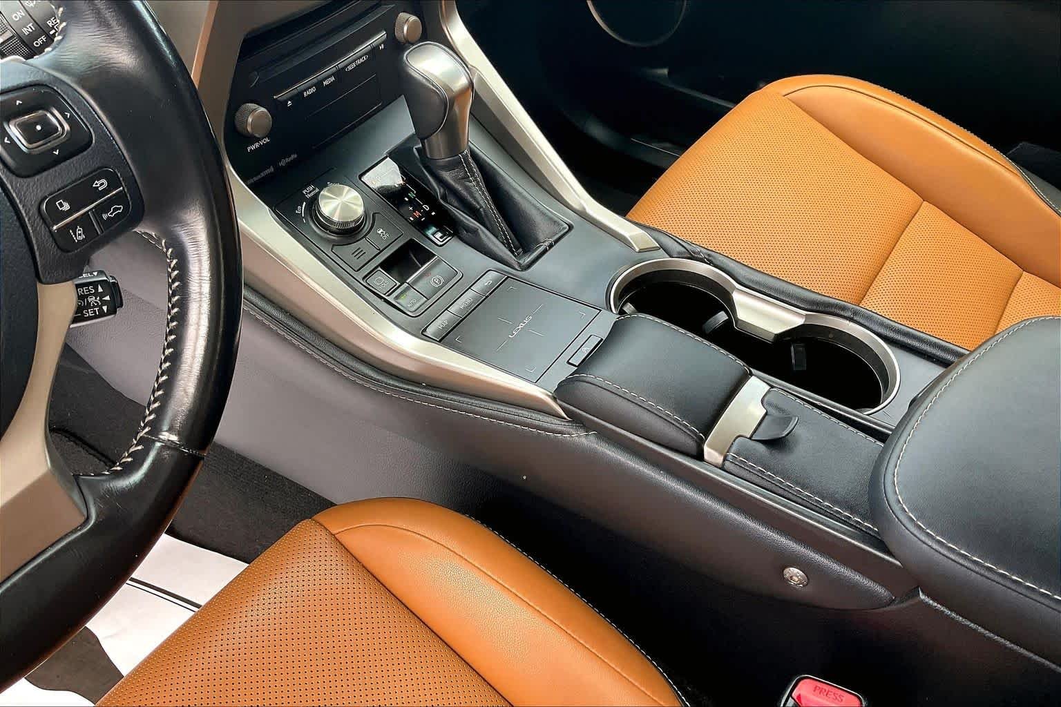 Used 2018 Atomic Silver Lexus  image 16