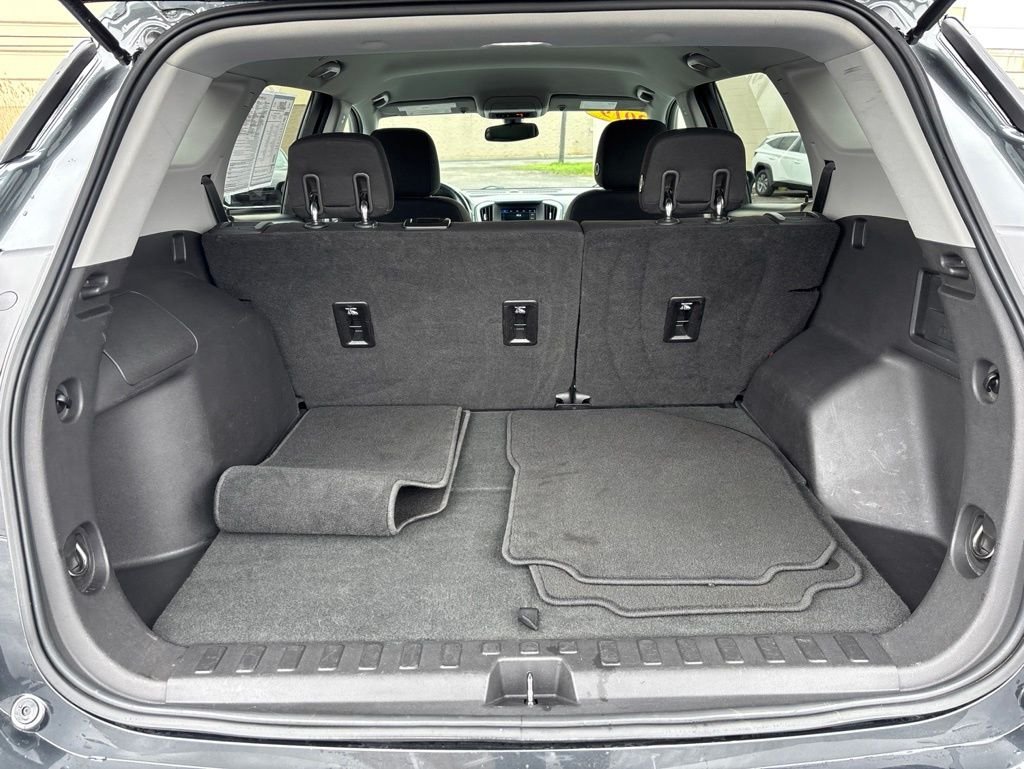 Used 2019 Gray GMC SLE image 31