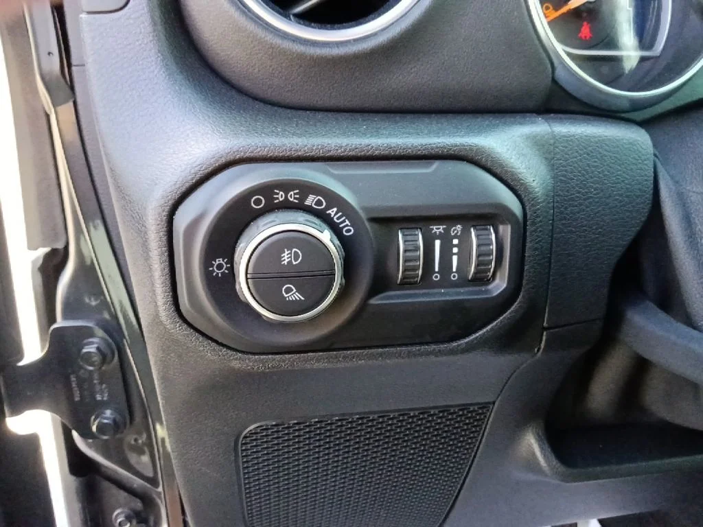Used 2021 Gray Jeep Overland image 16