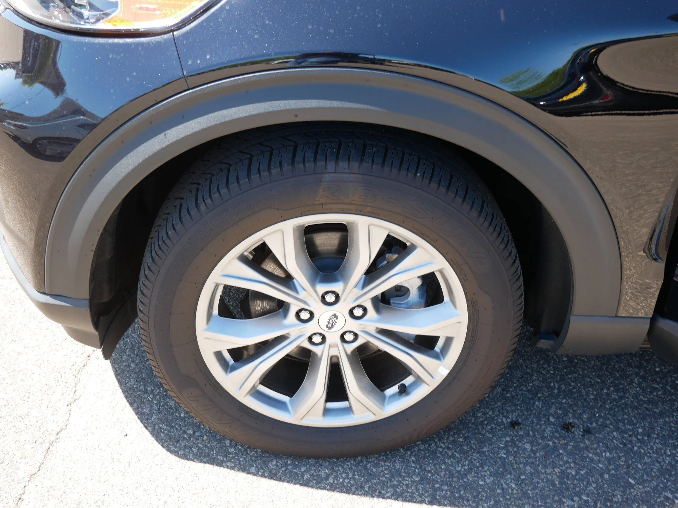 2023 Ford Explorer Limited - Photo 15