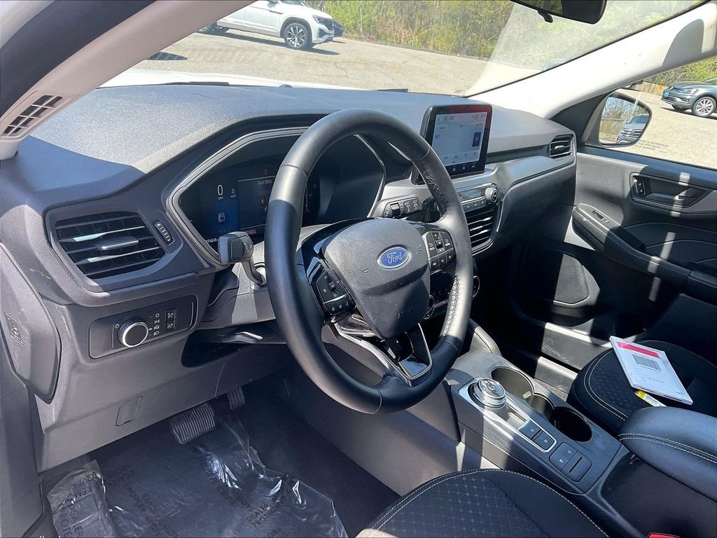 Used 2025 White Ford Active image 8
