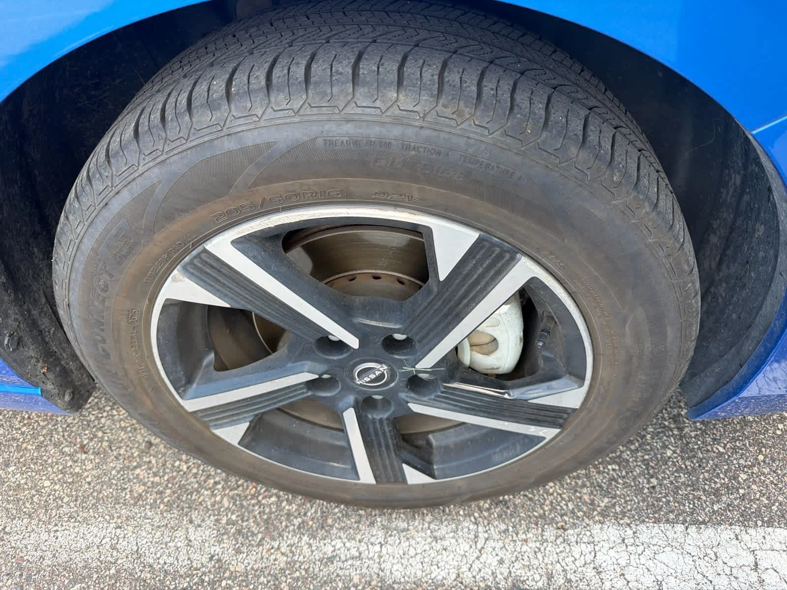 Used 2025 Electric Blue Metallic Nissan SV image 5