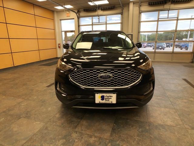 Certified Used 2024 Black Metallic Ford SEL image 2