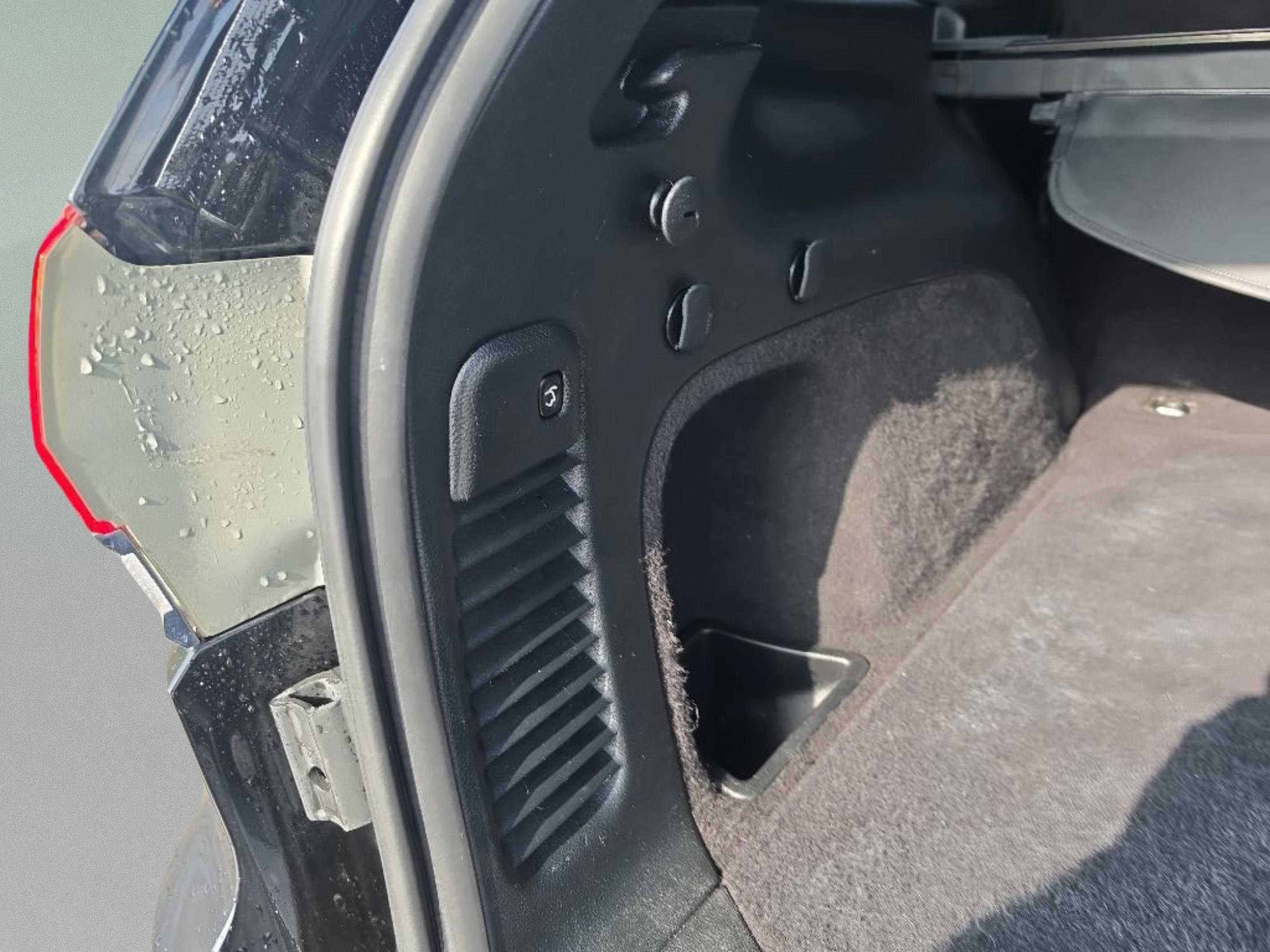 Used 2019 Black Jeep Limited 4x2 image 11