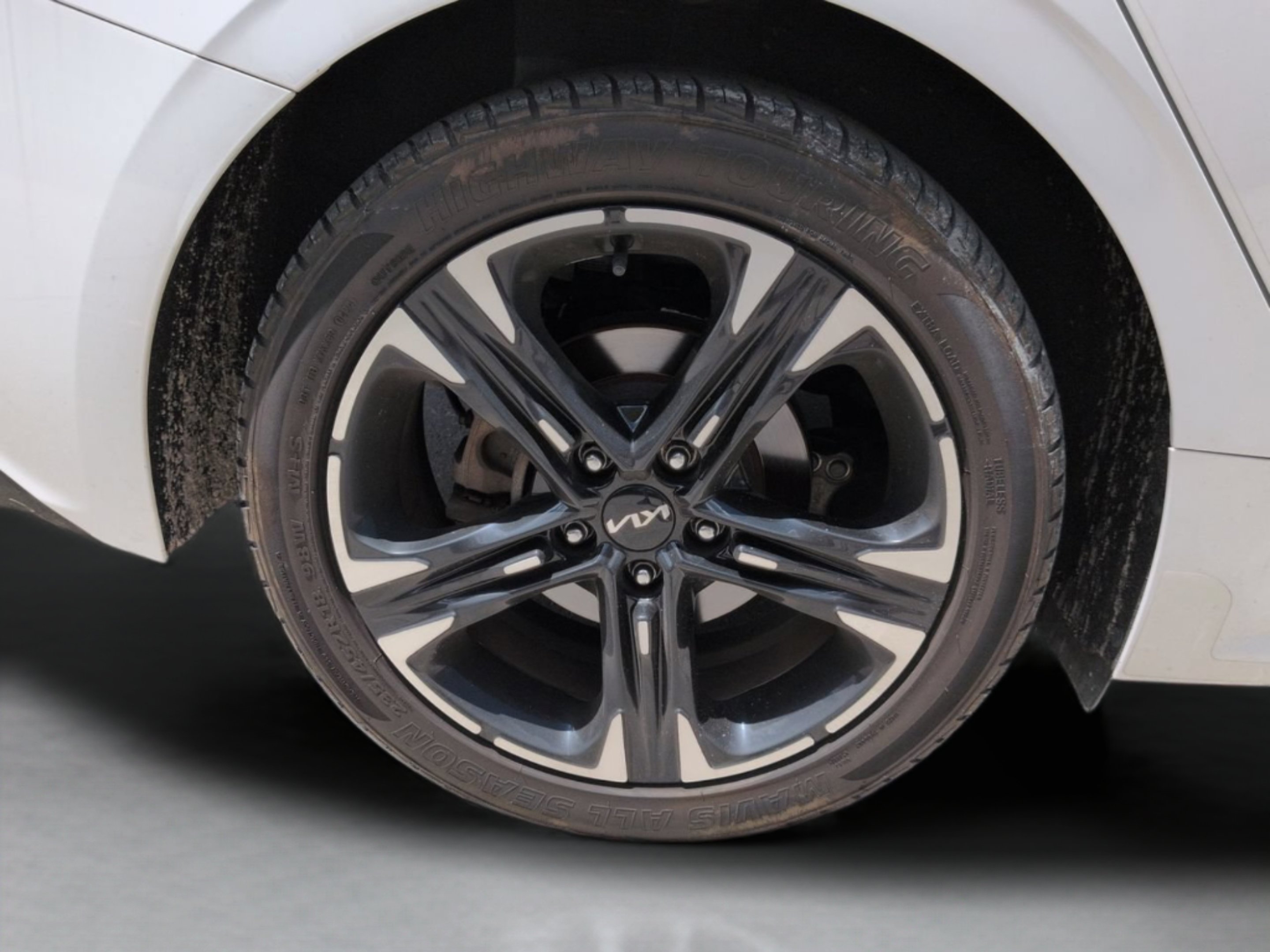 Certified Used 2022 Glacial White Pearl Kia GT-Line image 31