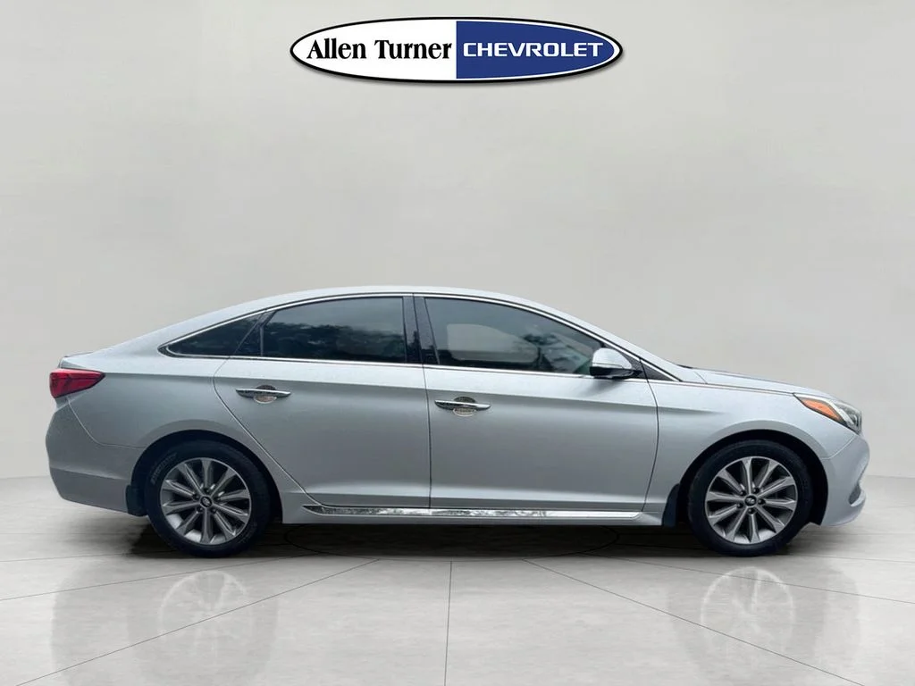 Used 2016 Silver Hyundai Limited image 3