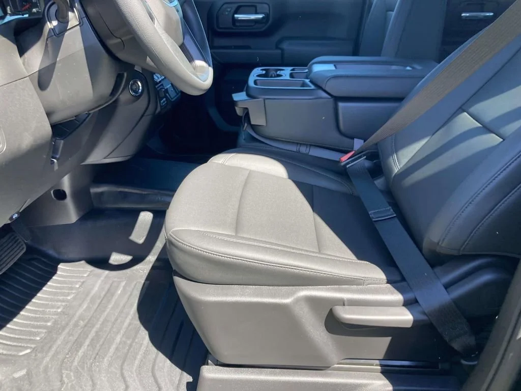 New 2026 Onyx Black GMC Pro image 16