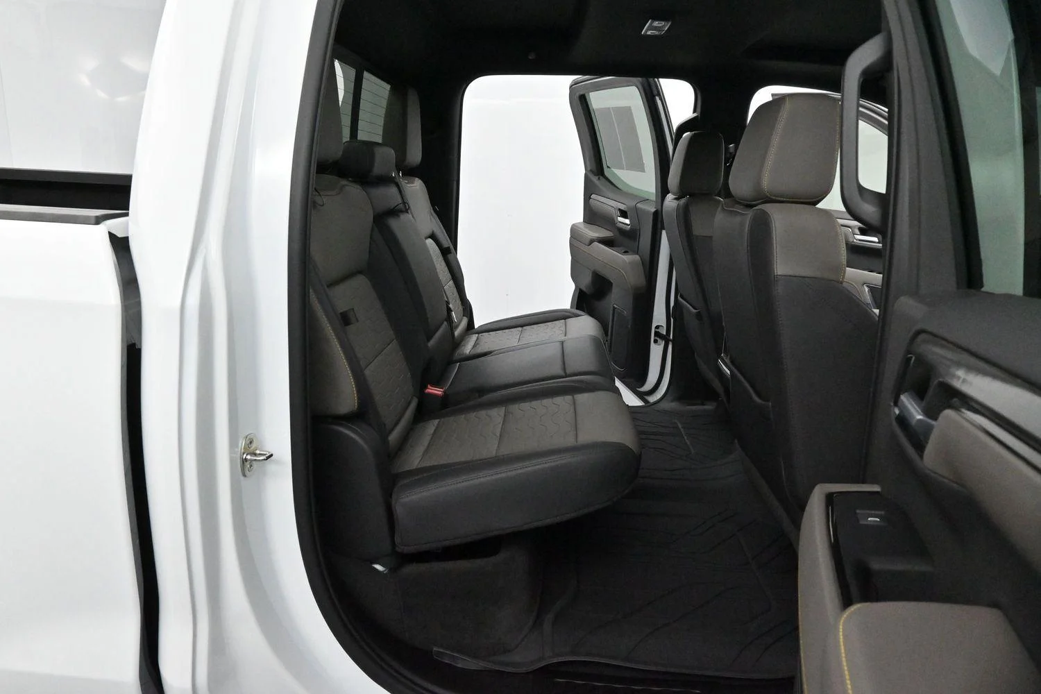 Used 2023 Summit White Chevrolet ZR2 image 32