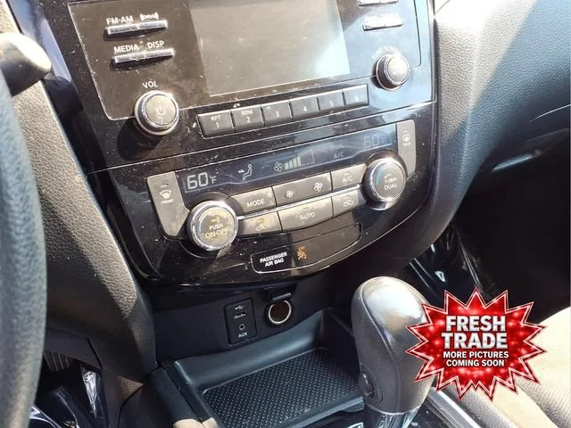 Used 2016  Nissan SV image 9