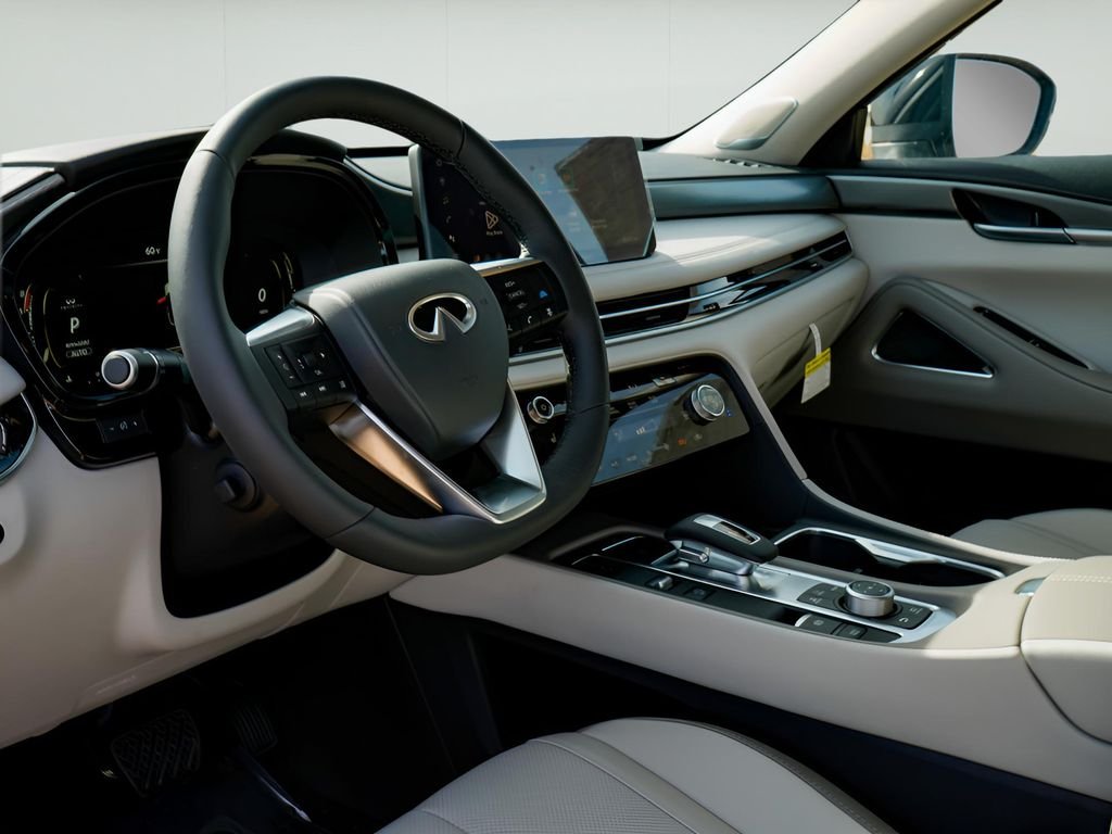 Certified Used 2026 Graphite Shadow INFINITI LUXE image 15