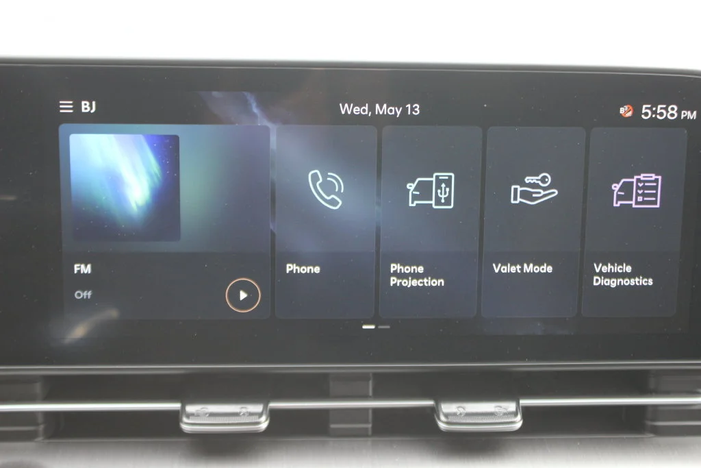 Used 2026 White Hyundai SEL Premium image 10