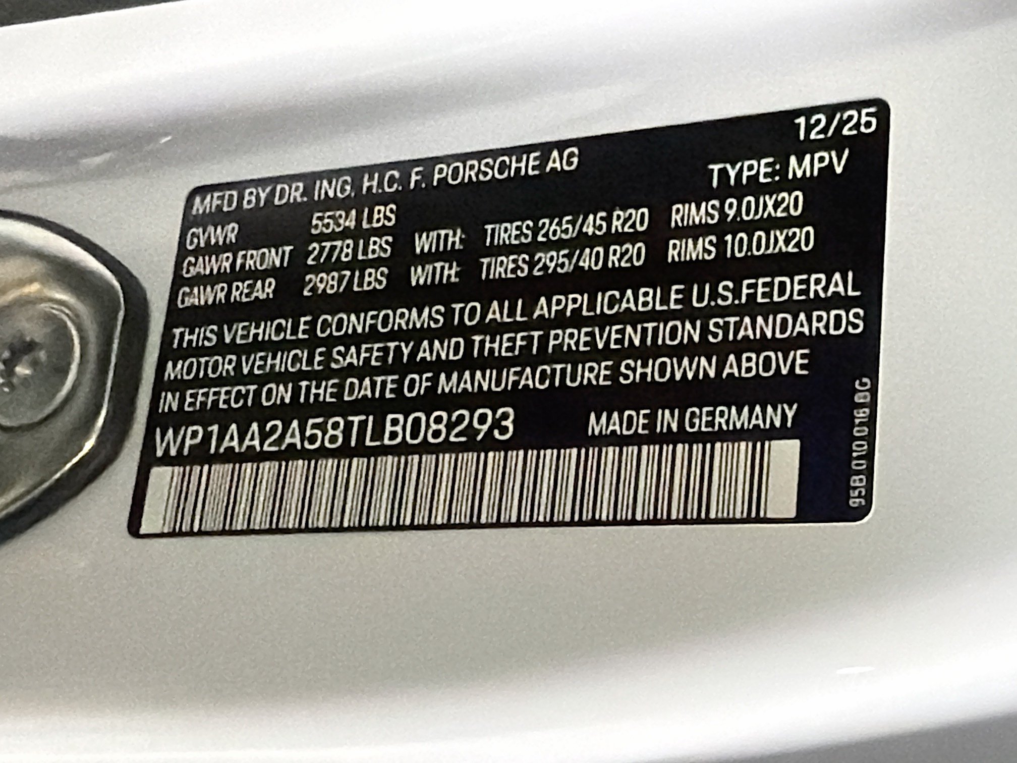 Certified Used 2026 Carrara White Metallic Porsche  image 43