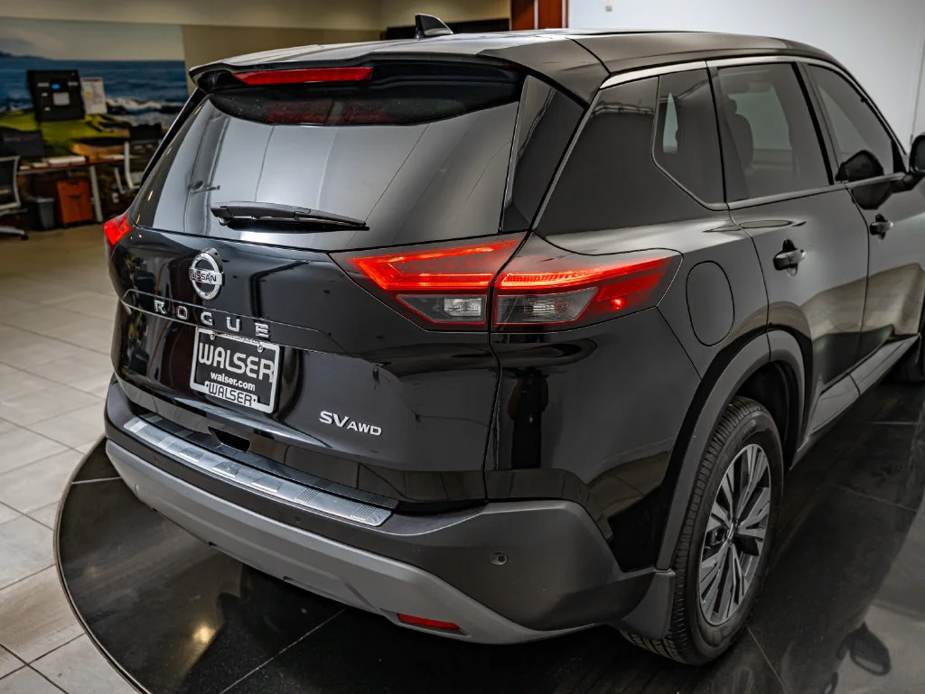 Used 2021 Super Black Nissan SV image 14