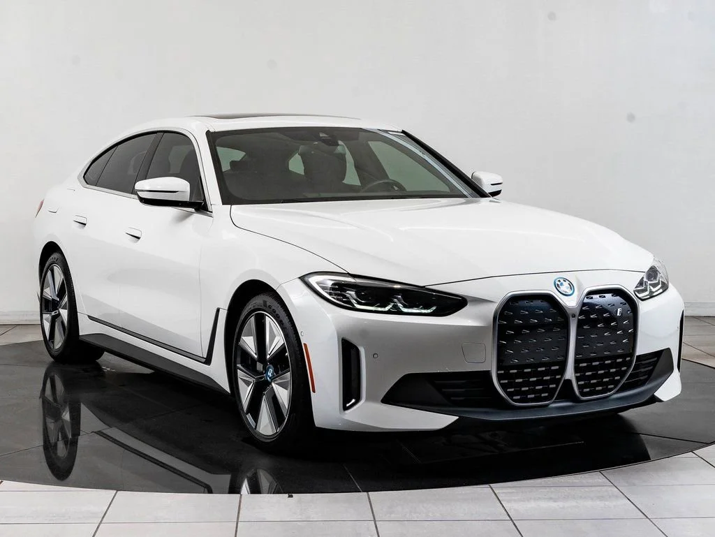 Used 2023 Alpine White BMW eDrive40 image 12