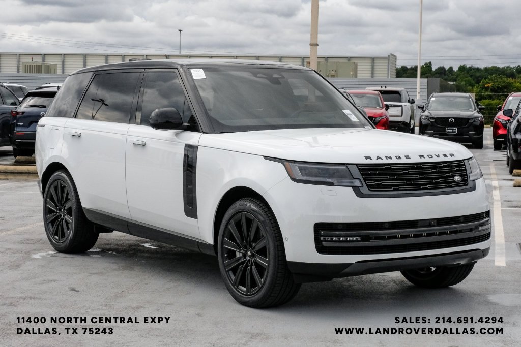 New 2027 Fuji White Land Rover SE image 4