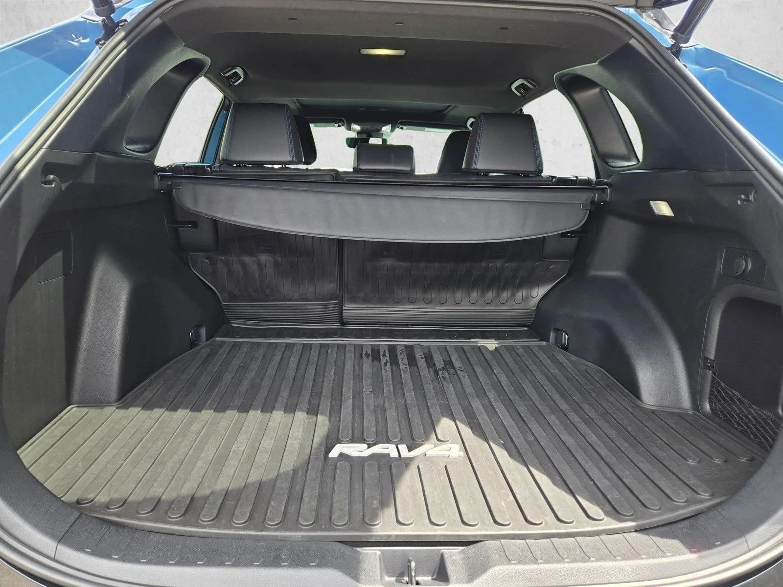 Used 2022 Cavalry Blue/Midnight Black Metallic Toyota Hybrid XSE image 6