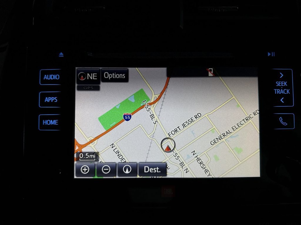 Used 2017 Pearl Toyota Four image 31