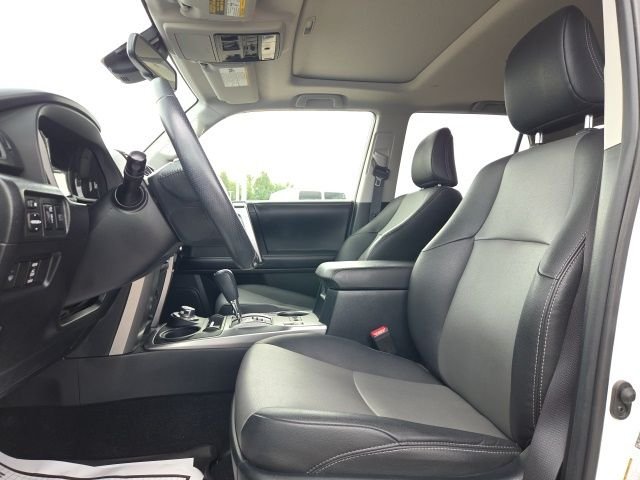 Used 2020 White Toyota SR5 Premium image 9