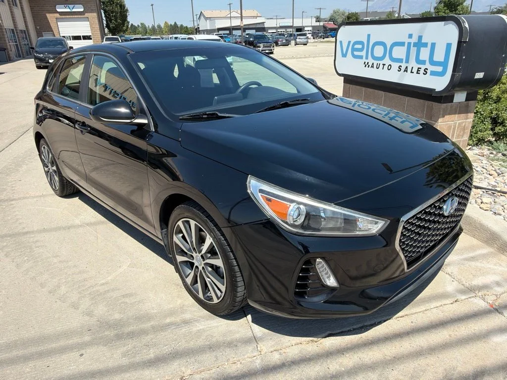 Used 2019 Black Hyundai Base image 1