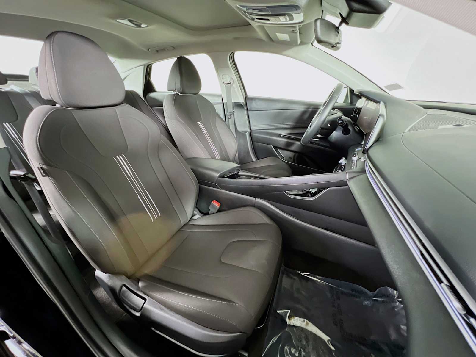 Used 2025 Abyss Black Hyundai SEL Convenience image 29