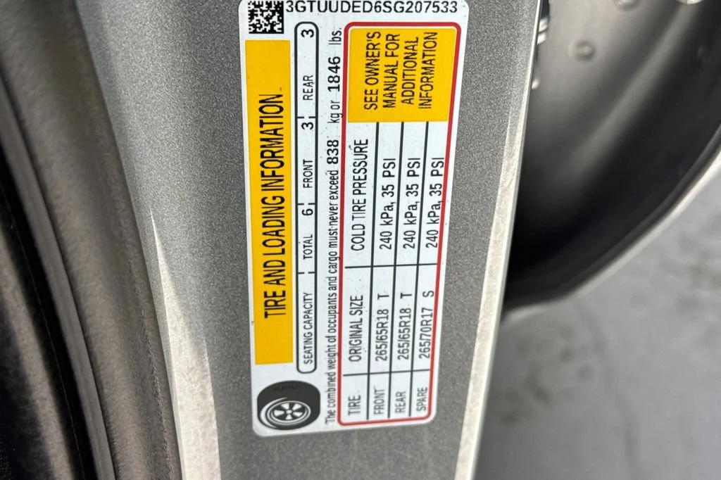 2025 GMC Sierra 1500 SLT - Photo 29
