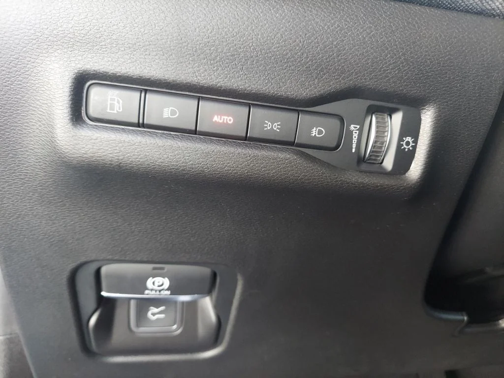 New 2026 Hydro Blue Pearl-Coat Exterior Paint Jeep Laredo image 19