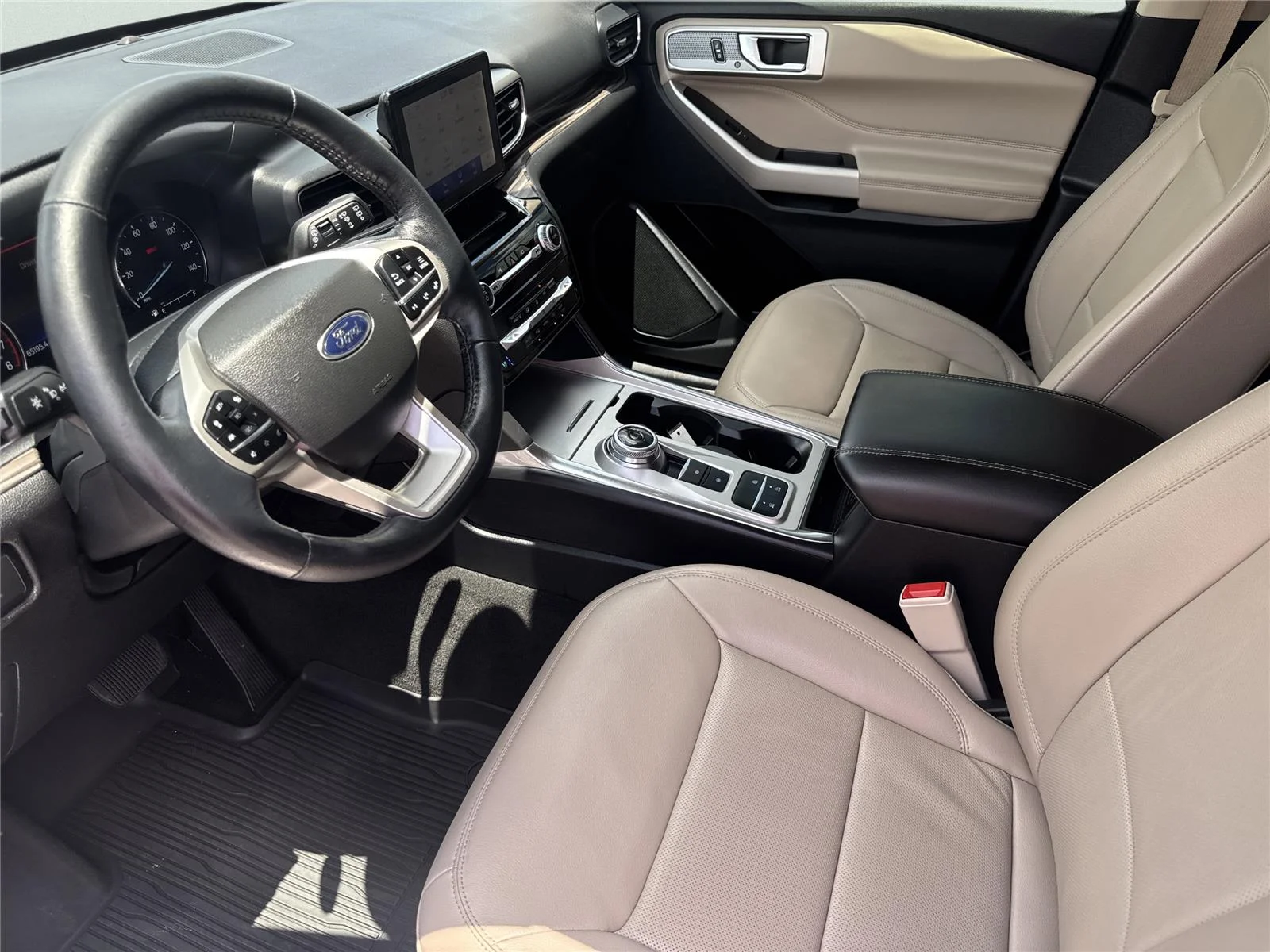 Used 2022 Star White Metallic Tri-Coat Ford Limited image 10