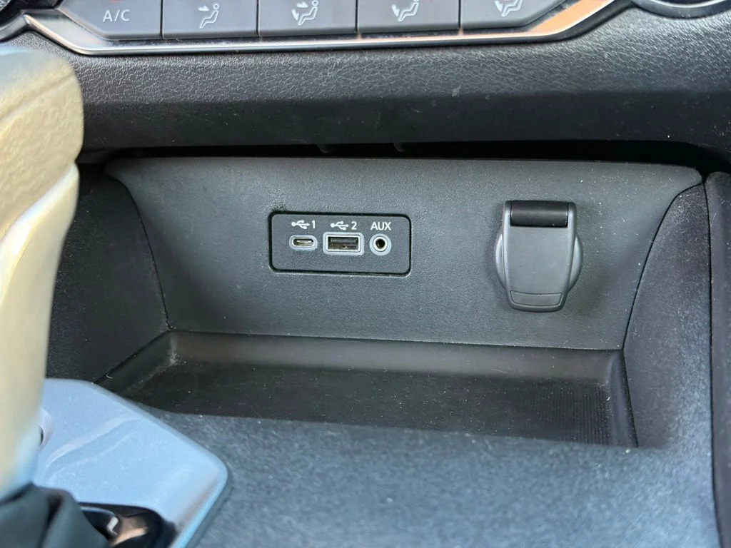 Used 2025 White Nissan 2.5 SV image 22
