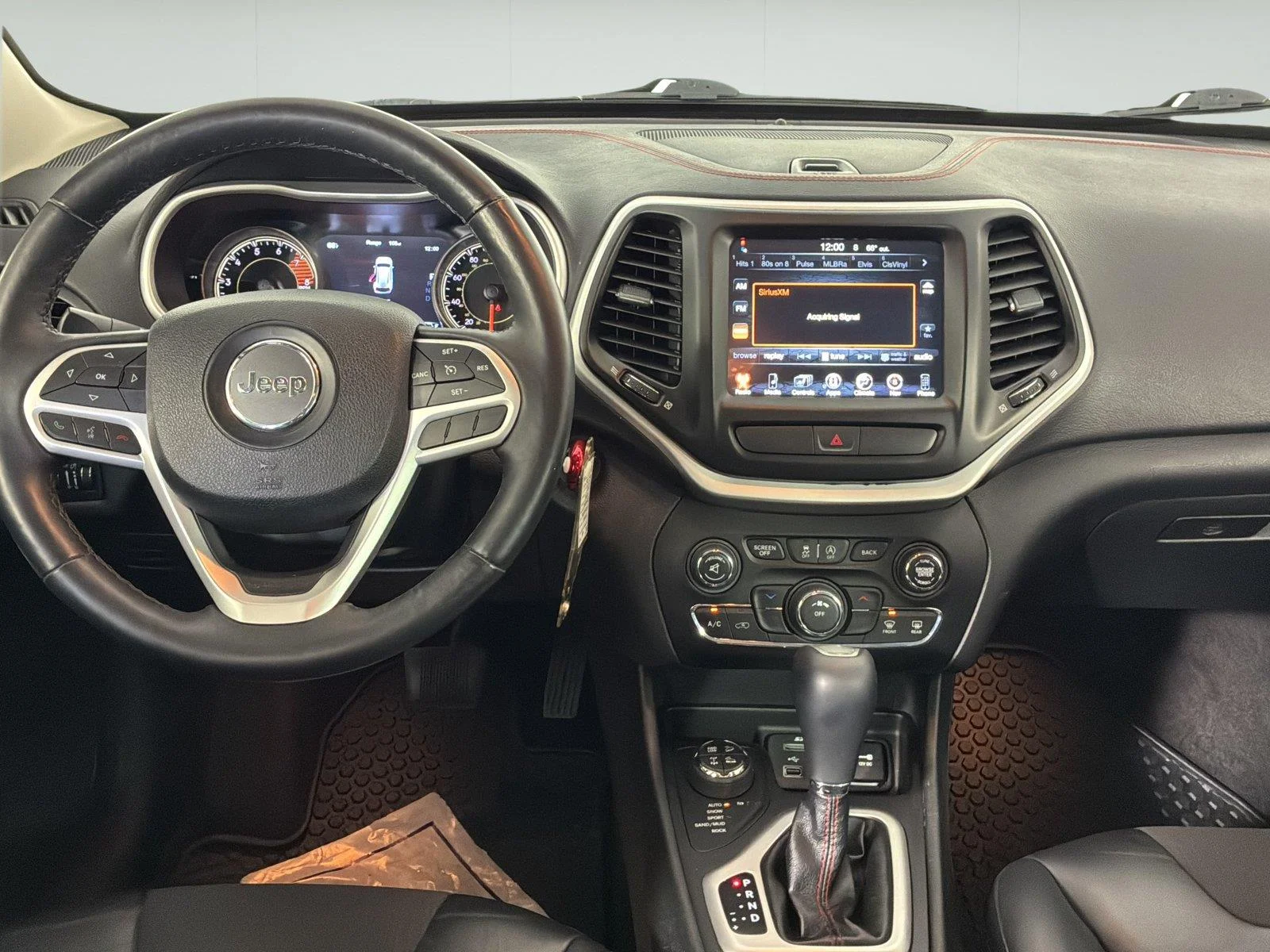 Used 2017 Granite Crystal Metallic Clearcoat Jeep Trailhawk image 19