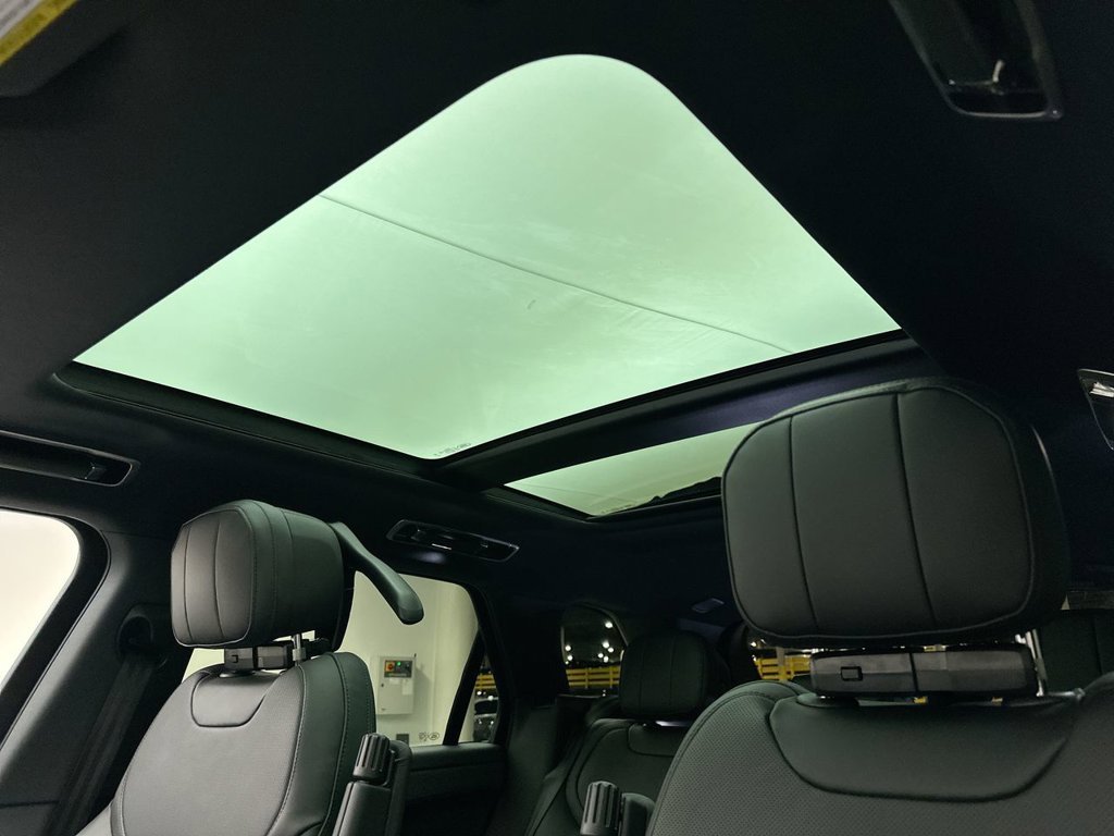 New 2027 Carpathian Grey Land Rover Dynamic SE image 11