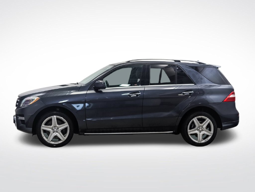 Used 2014 Mercedes-Benz M-Class ML550 with VIN 4JGDA7DB8EA302992 for sale in Minneapolis, Minnesota
