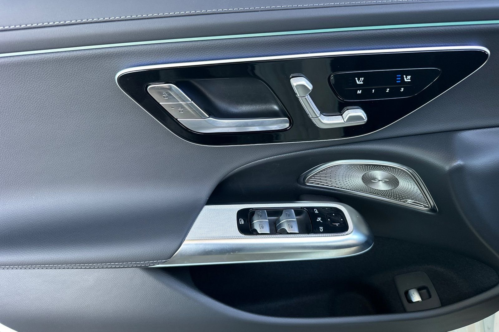 2026 Mercedes-Benz E-Class E350 - Photo 22