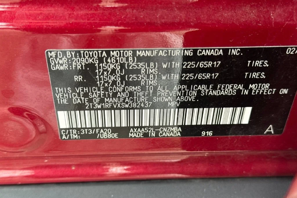 Used 2025 Pearl Toyota XLE image 36