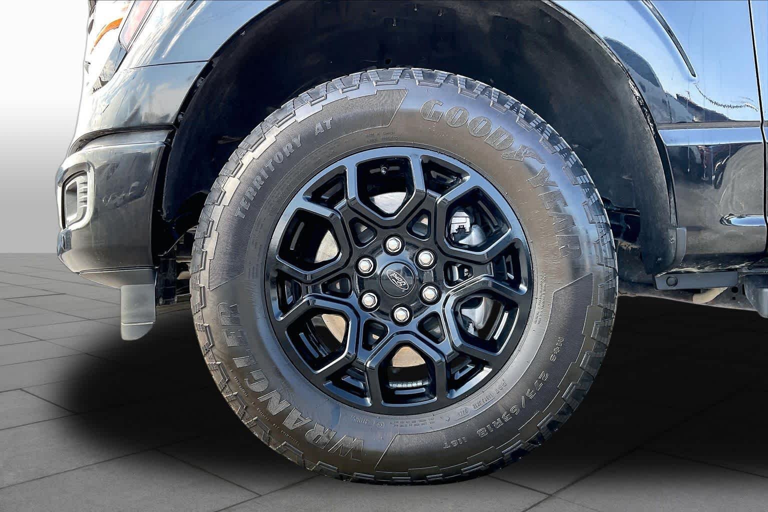 Used 2024 Agate Black Metallic Ford XLT image 11