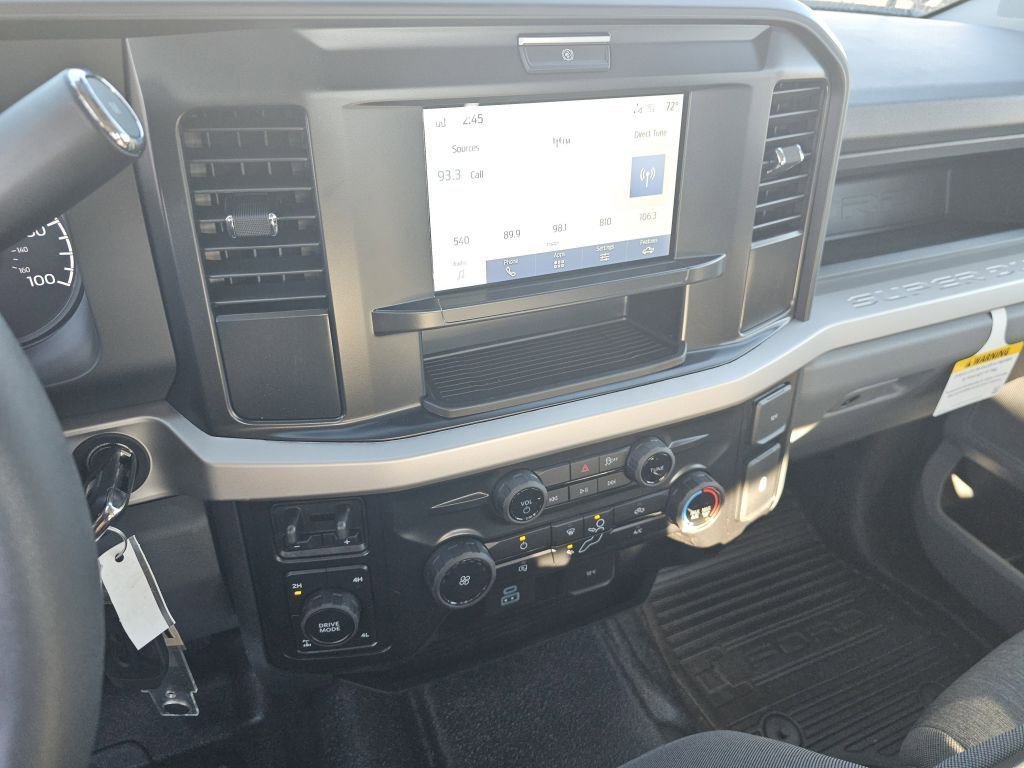 New 2026 Oxford White Ford F-350® XL image 34