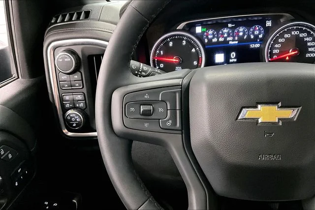 Used 2022 Black Chevrolet High Country image 27