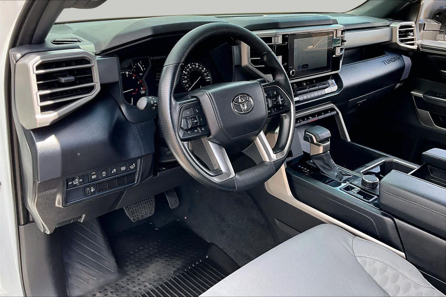Used 2025 Ice Cap Toyota SR5 image 18