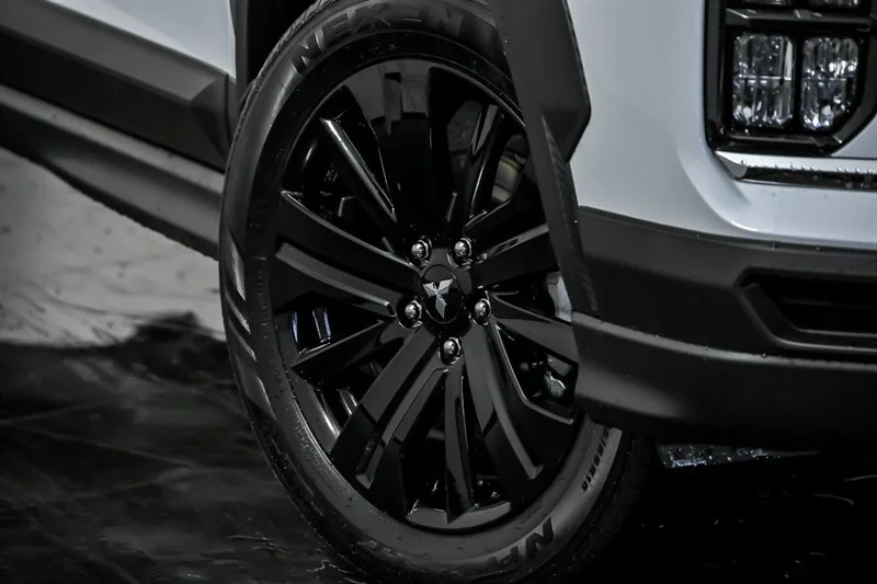 New 2026 White Diamond Mitsubishi Trail Edition image 3