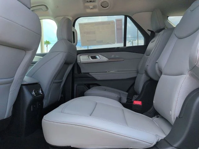 New 2026 Space White Metallic Ford Active image 17