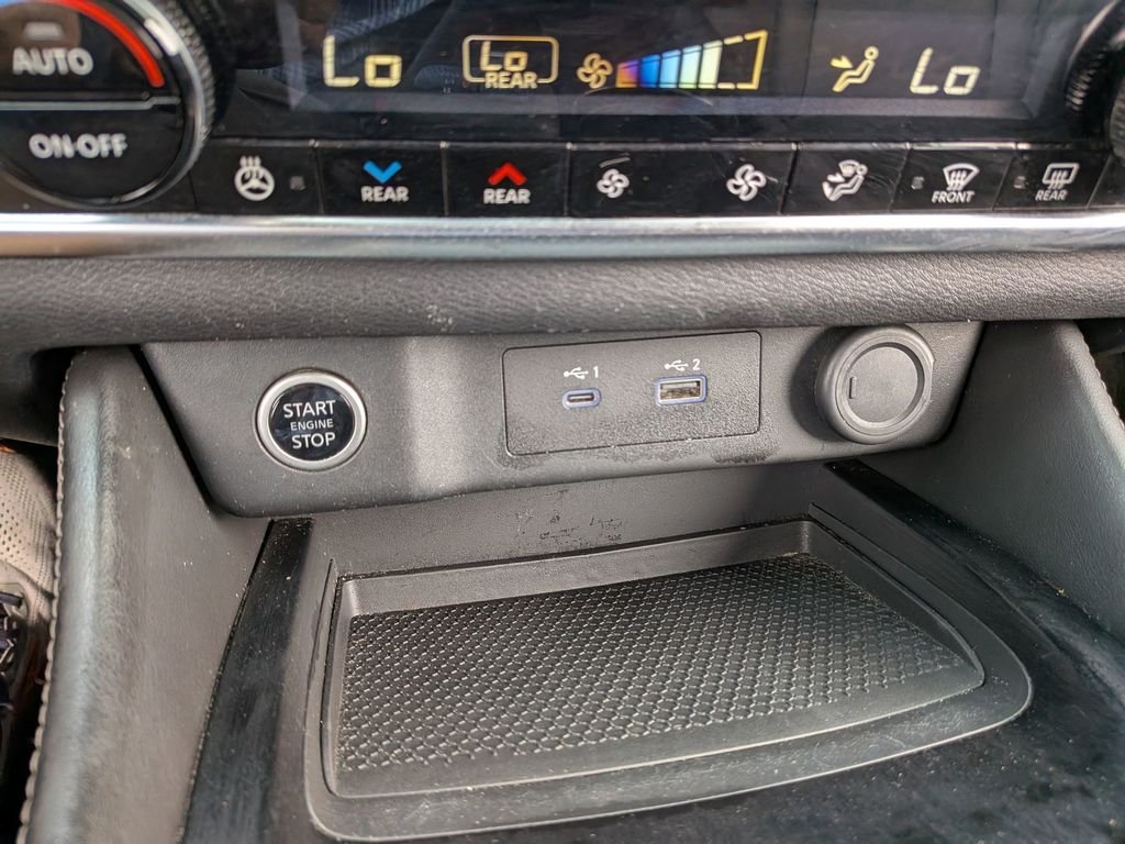Used 2021 Super Black Nissan SL image 37