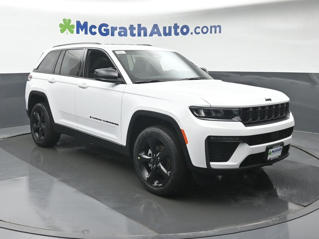 New 2026 Bright White Clear-Coat Exterior Paint Jeep Limited image 2