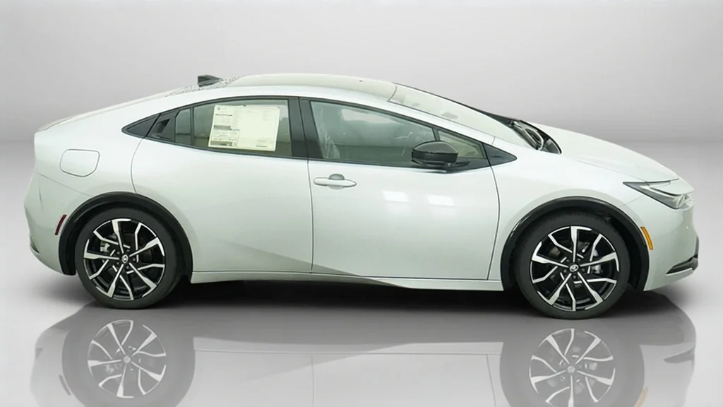 New 2027 Cutting Edge Toyota XSE Premium image 7