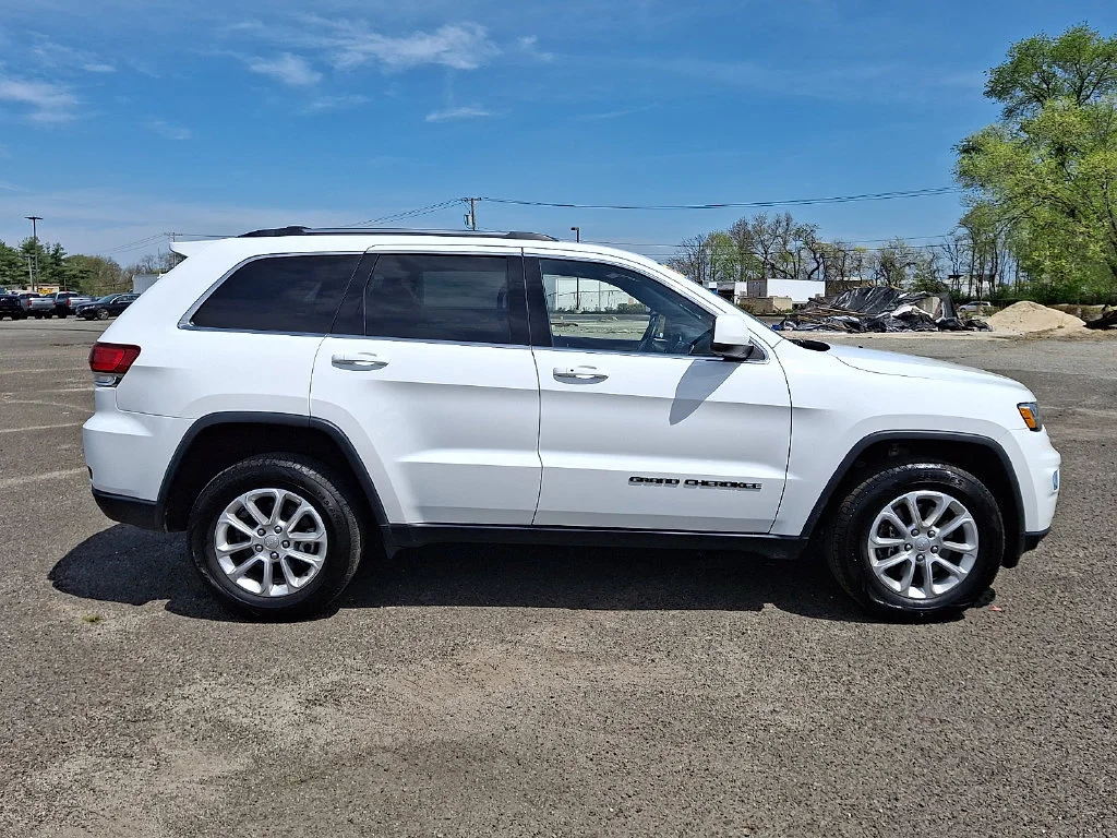 Used 2021 Bright White Clearcoat Jeep Laredo E image 13