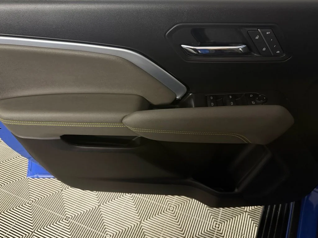 Certified Used 2025 Blue Chevrolet ZR2 image 28
