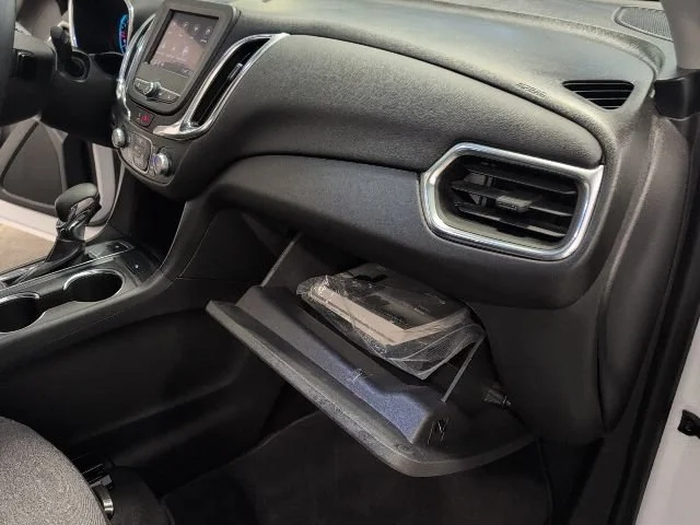 Used 2022 Summit White Chevrolet LT image 30