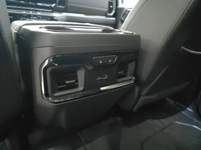 2025 Chevrolet Silverado 1500 ZR2 - Photo 13