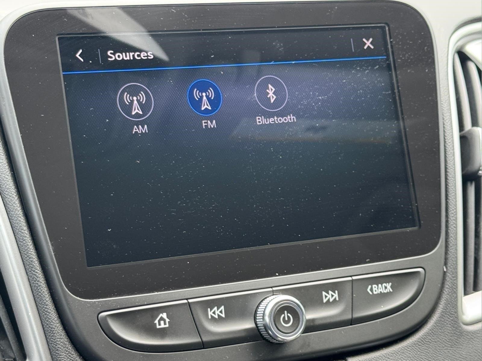 Used 2020 Summit White Chevrolet LS image 26