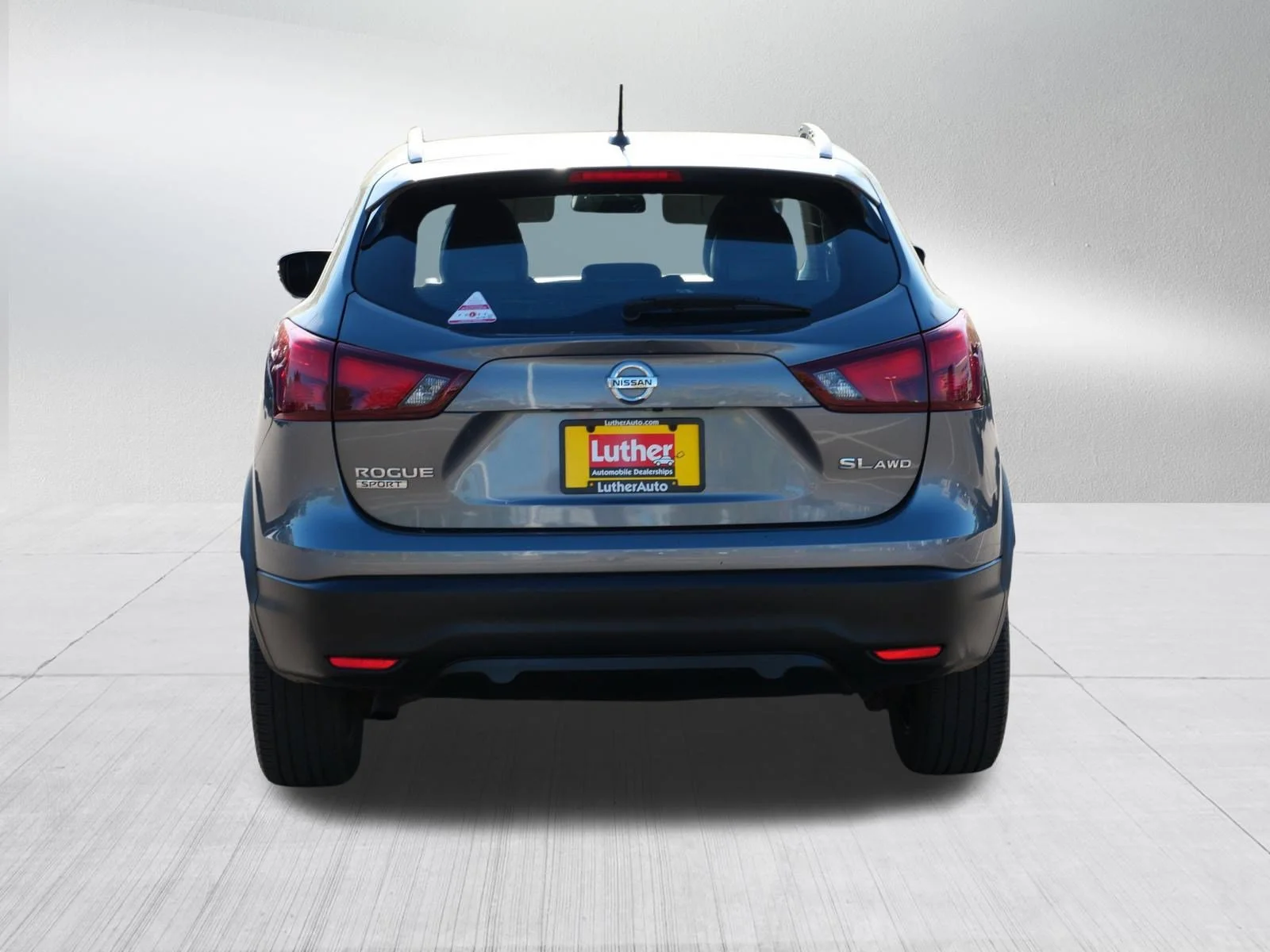 Used 2017 Gun Metallic Nissan SL image 6